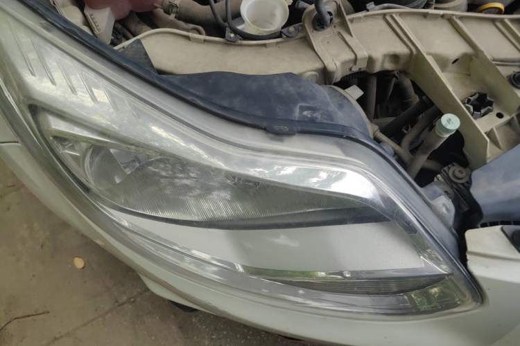 Used Ford Focus 2012 Hatchback 1.6L Automatic Comfort Model Right Front Headlight