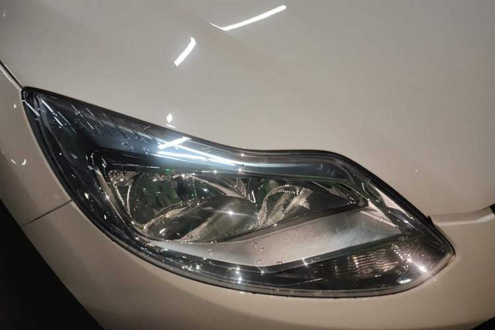 Used Ford Focus 2012 Hatchback 1.6L Automatic Comfort Model Right Front Headlight