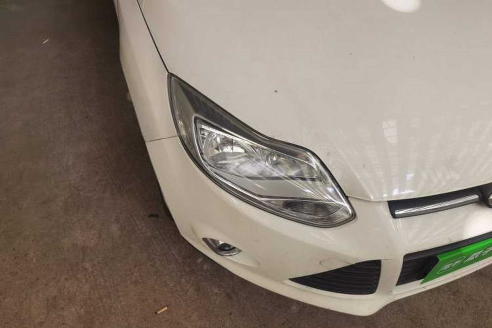 Used Ford Focus 2012 Hatchback 1.6L Automatic Fashion Edition Right Front Headlight