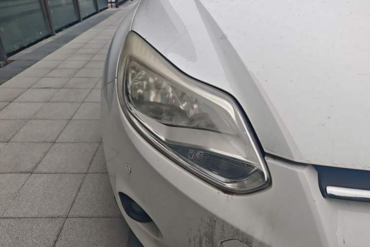 Used Ford Focus 2012 Hatchback 1.6L Automatic Comfort Model Right Front Headlight