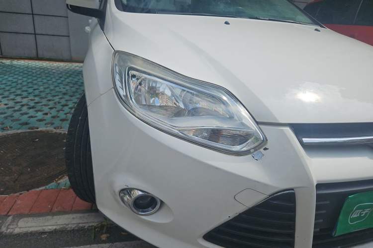 Used Ford Focus 2012 Sedan 1.6L Automatic Fashion Edition Right Front Headlight