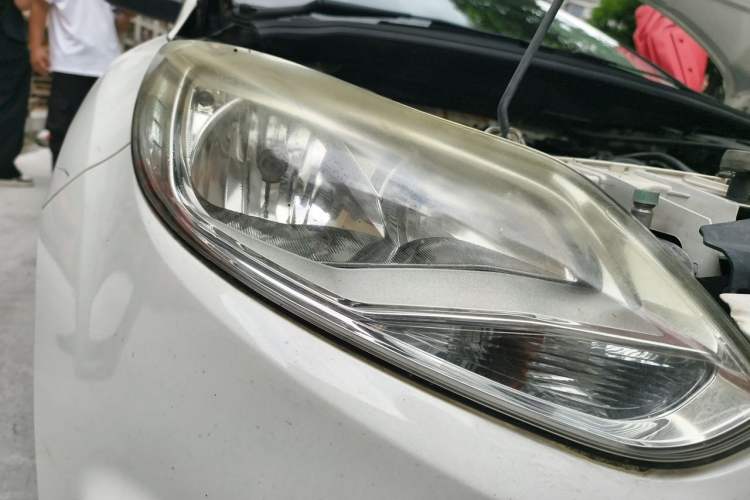 Used Ford Focus 2012 Sedan 1.6L Automatic Fashion Edition Right Front Headlight