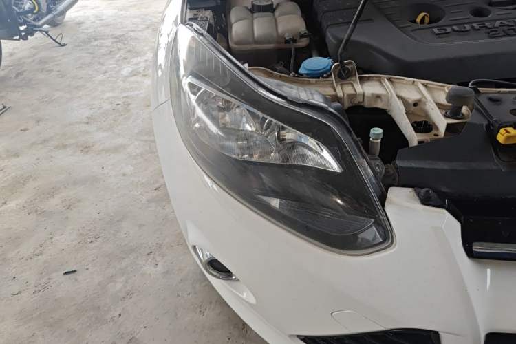Used Ford Focus 2012 Hatchback 2.0L Automatic Luxury Sport Model Right Front Headlight