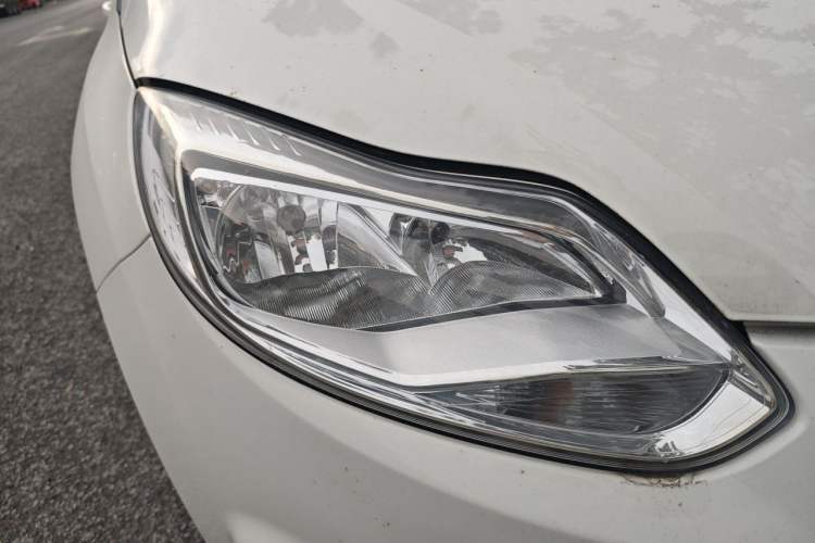 Used Ford Focus 2012 Hatchback 1.6L Manual Fashion Edition Right Front Headlight