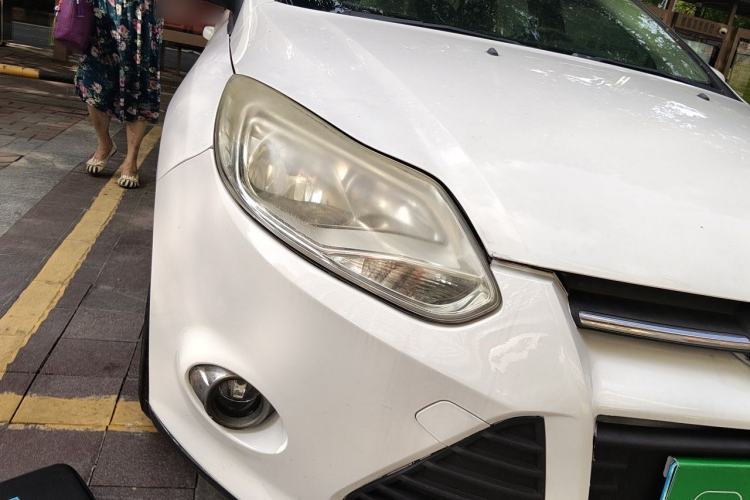 Used Ford Focus 2012 Sedan 1.6L Automatic Fashion Edition Right Front Headlight