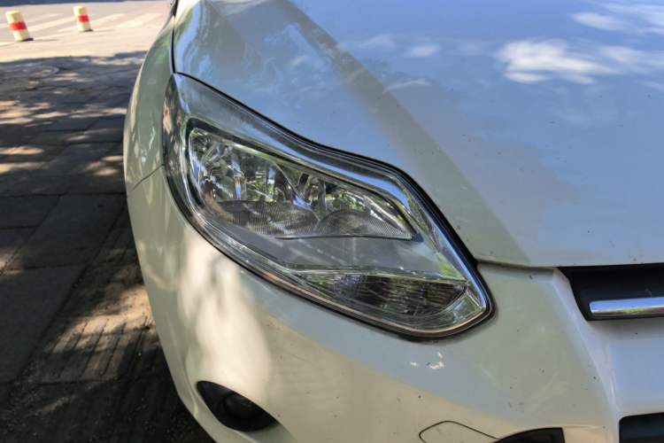 Used Ford Focus 2012 Hatchback 1.6L Manual Comfort Model Right Front Headlight