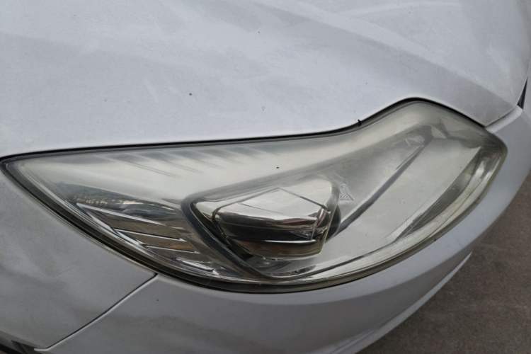 Used Ford Focus 2012 Sedan 1.6L Automatic Fashion Edition Right Front Headlight