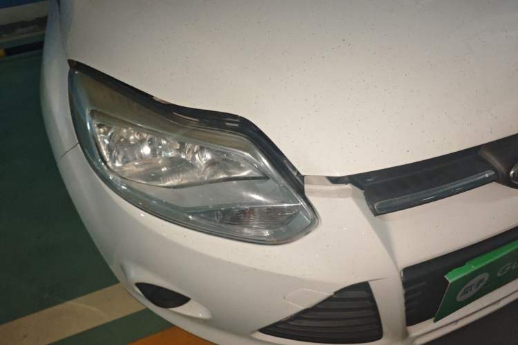 Used Ford Focus 2012 Sedan 1.6L Automatic Comfort Model Right Front Headlight