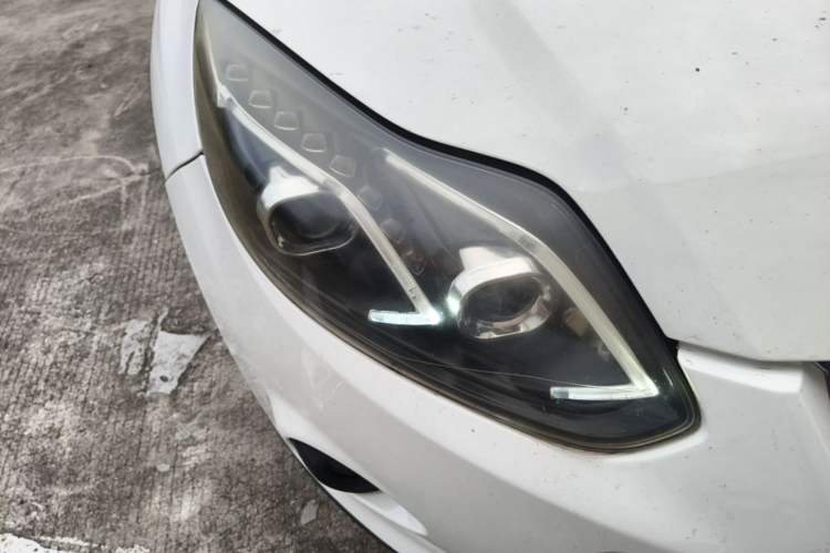 Used Ford Focus 2012 Sedan 1.6L Automatic Comfort Model Right Front Headlight