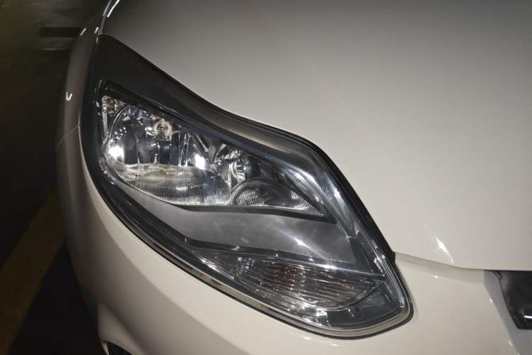 Used Ford Focus 2012 Hatchback 1.6L Automatic Fashion Edition Right Front Headlight