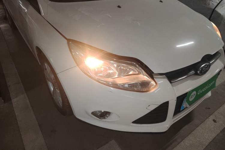Used Ford Focus 2012 Hatchback 1.6L Automatic Fashion Edition Right Front Headlight