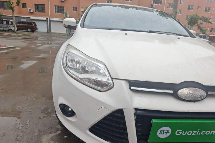 Used Ford Focus 2012 Hatchback 1.6L Automatic Comfort Model Right Front Headlight