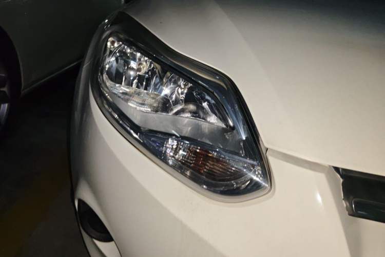 Used Ford Focus 2012 Hatchback 1.6L Automatic Comfort Model Right Front Headlight