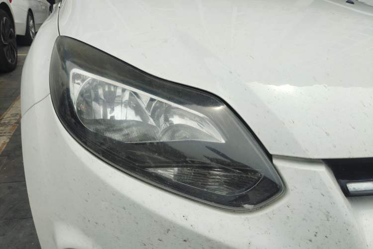 Used Ford Focus 2012 Hatchback 2.0L Manual Luxury Sport Model Right Front Headlight