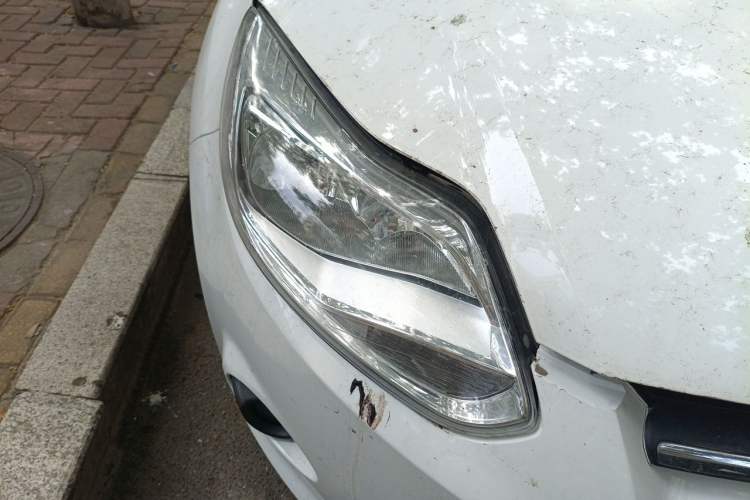 Used Ford Focus 2012 Hatchback 1.6L Automatic Comfort Model Right Front Headlight
