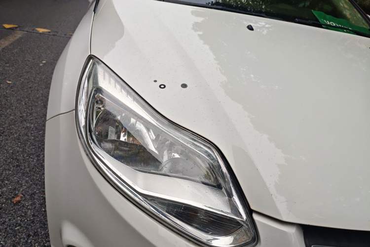 Used Ford Focus 2012 Sedan 1.6L Automatic Fashion Edition Right Front Headlight