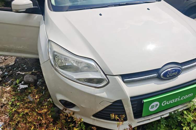 Used Ford Focus 2012 Sedan 1.6L Automatic Comfort Model Right Front Headlight