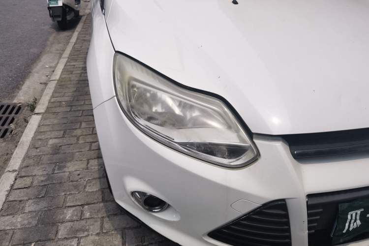Used Ford Focus 2012 Hatchback 1.6L Automatic Fashion Edition Right Front Headlight