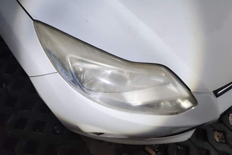Used Ford Focus 2012 Sedan 1.6L Manual Fashion Edition Right Front Headlight
