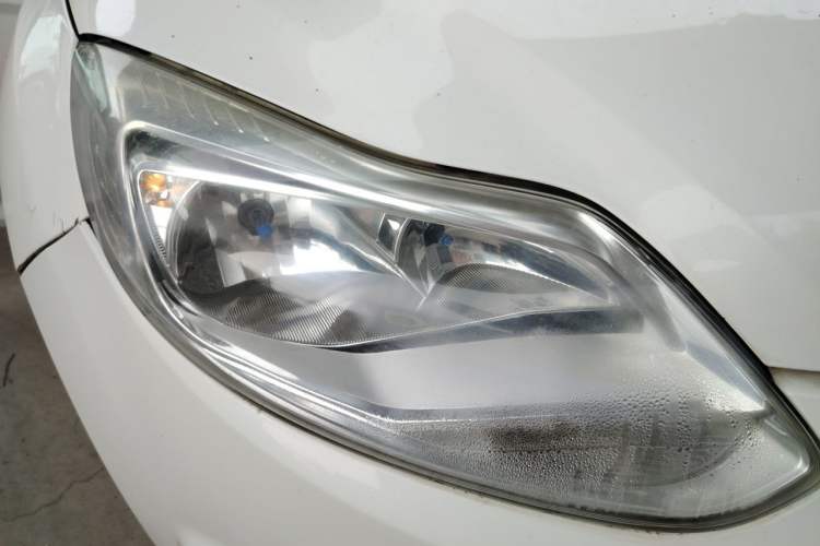 Used Ford Focus 2012 Sedan 1.6L Automatic Fashion Edition Right Front Headlight