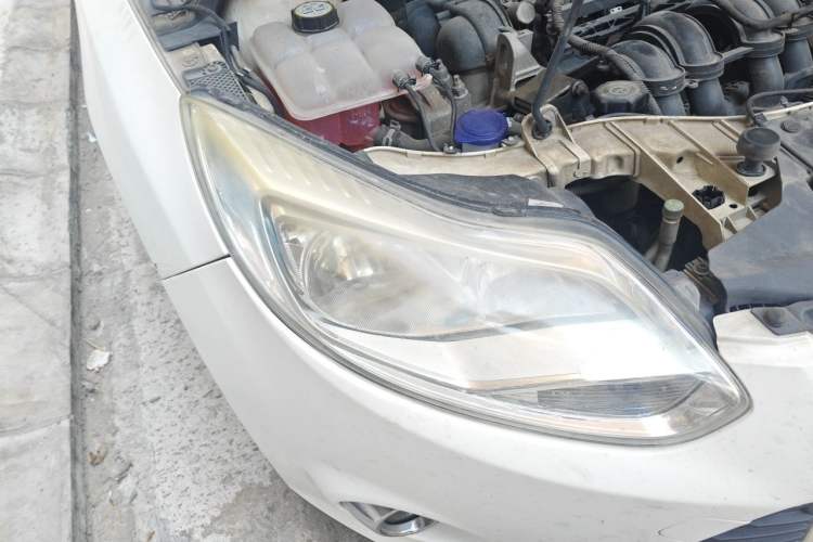Used Ford Focus 2012 Hatchback 1.6L Automatic Fashion Edition Right Front Headlight