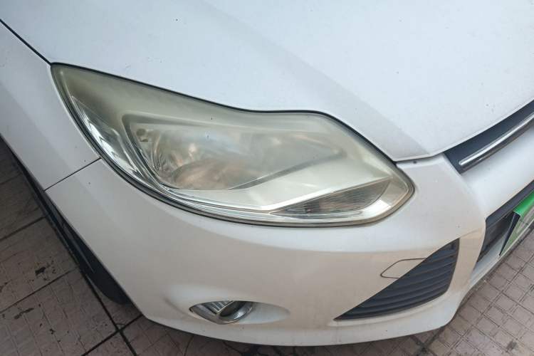 Used Ford Focus 2012 Sedan 1.6L Automatic Fashion Edition Right Front Headlight