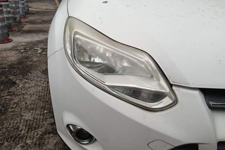 Used Ford Focus 2012 Sedan 1.6L Automatic Fashion Edition Right Front Headlight