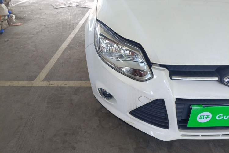 Used Ford Focus 2012 Hatchback 1.6L Automatic Fashion Edition Right Front Headlight