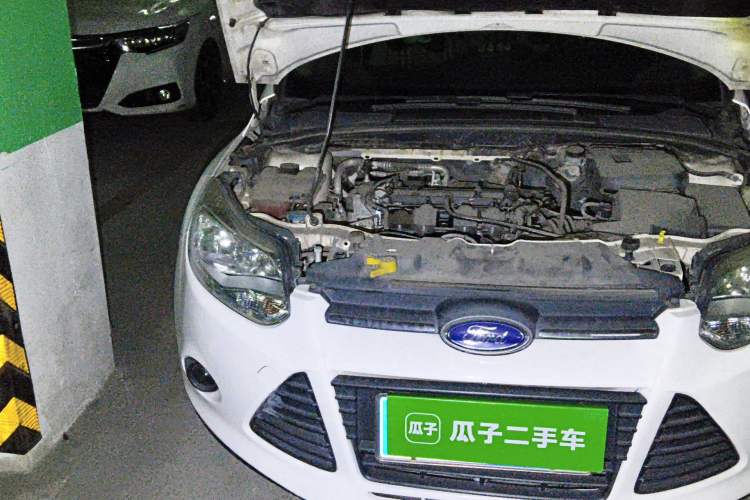 Used Ford Focus 2012 Sedan 1.6L Manual Comfort Model Right Front Headlight