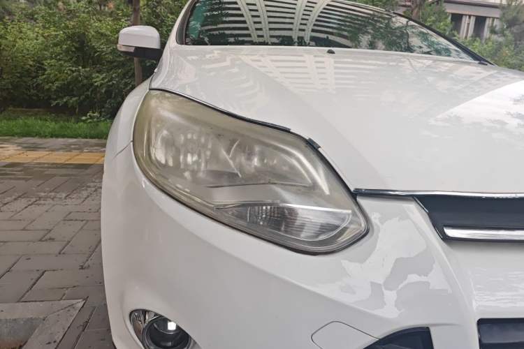 Used Ford Focus 2012 Hatchback 1.6L Automatic Comfort Model Right Front Headlight