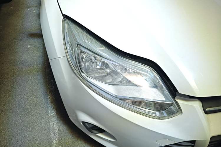 Used Ford Focus 2012 Hatchback 1.6L Automatic Comfort Model Right Front Headlight