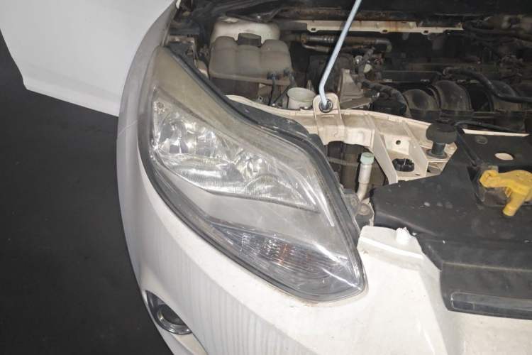 Used Ford Focus 2012 Hatchback 1.6L Automatic Fashion Edition Right Front Headlight