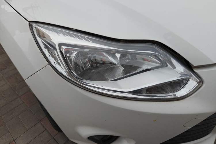 Used Ford Focus 2012 Hatchback 1.6L Manual Comfort Model Right Front Headlight