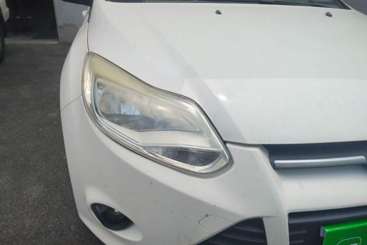 Used Ford Focus 2012 Hatchback 1.6L Automatic Comfort Model Right Front Headlight