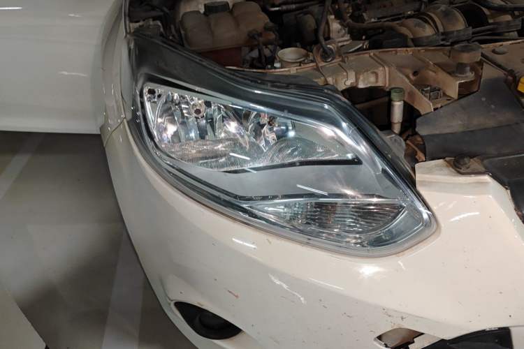 Used Ford Focus 2012 Hatchback 1.6L Automatic Comfort Model Right Front Headlight