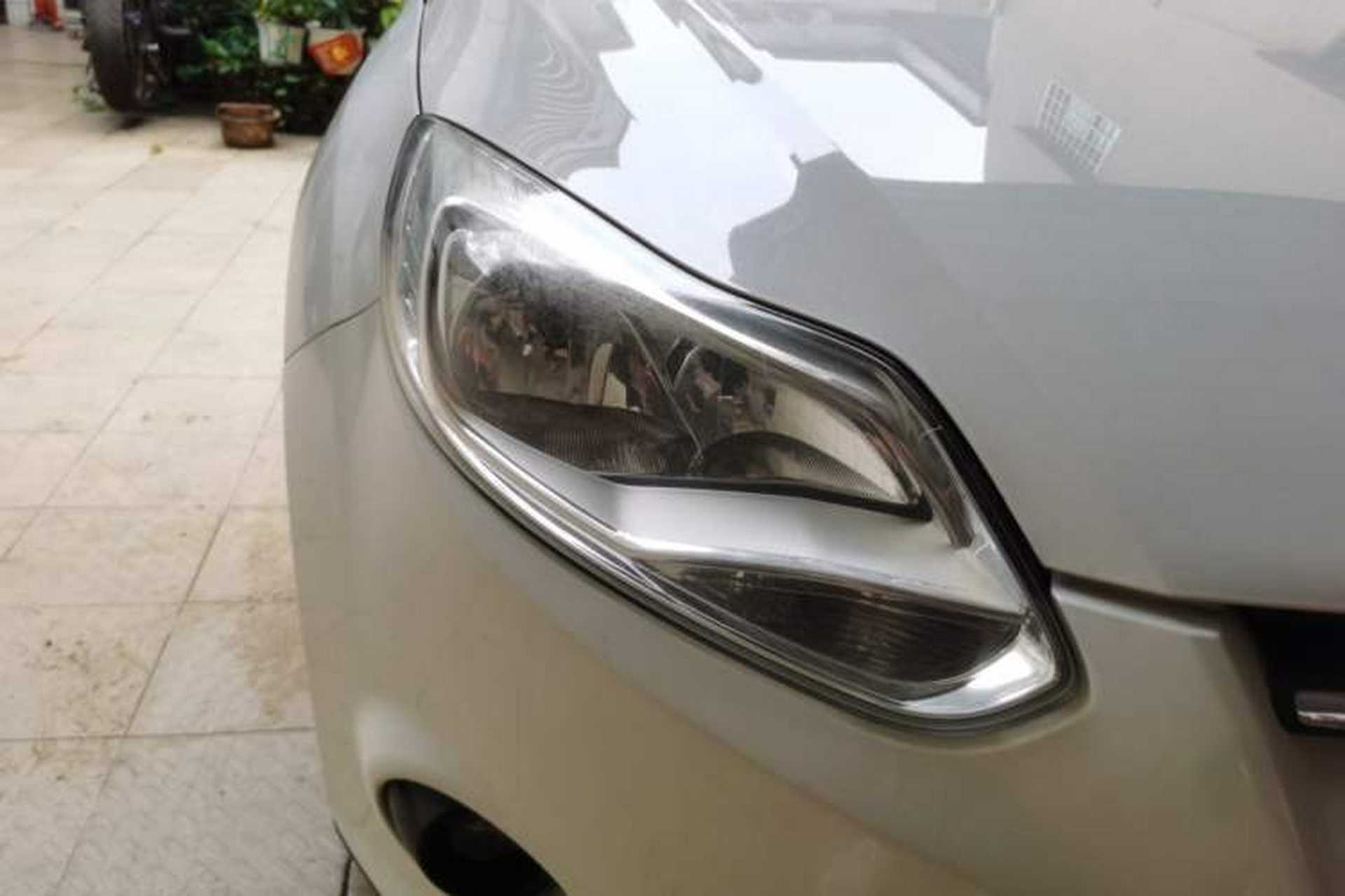 Used Ford Focus 2012 Hatchback 1.6L Automatic Comfort Model Right Front Headlight
