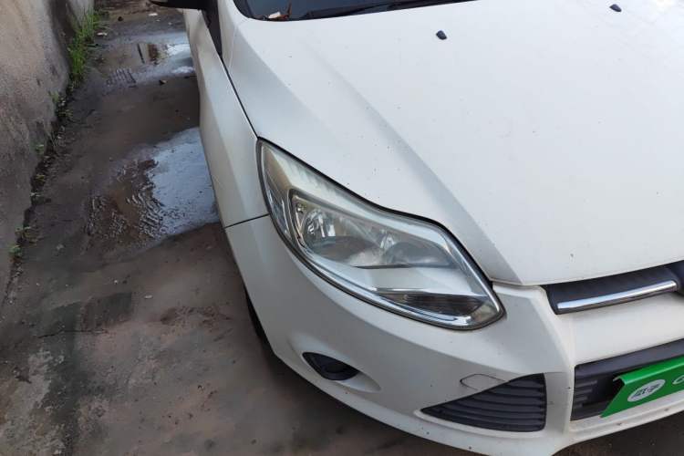 Used Ford Focus 2012 Hatchback 1.6L Automatic Comfort Model Right Front Headlight