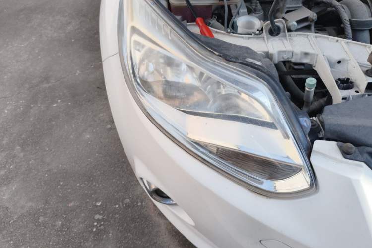 Used Ford Focus 2012 Sedan 1.6L Manual Fashion Edition Right Front Headlight