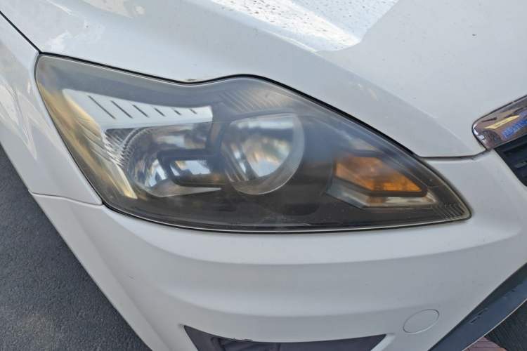 Used Ford Focus 2012 Hatchback Classic 1.8L Automatic Fashion Edition Right Front Headlight