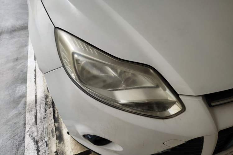 Used Ford Focus 2012 Sedan 1.6L Manual Comfort Model Right Front Headlight