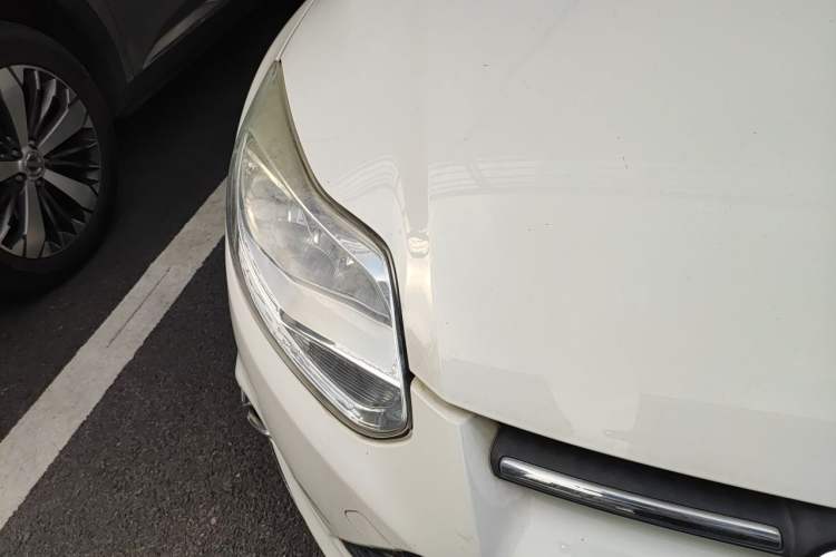Used Ford Focus 2012 Sedan 1.6L Automatic Fashion Edition Right Front Headlight