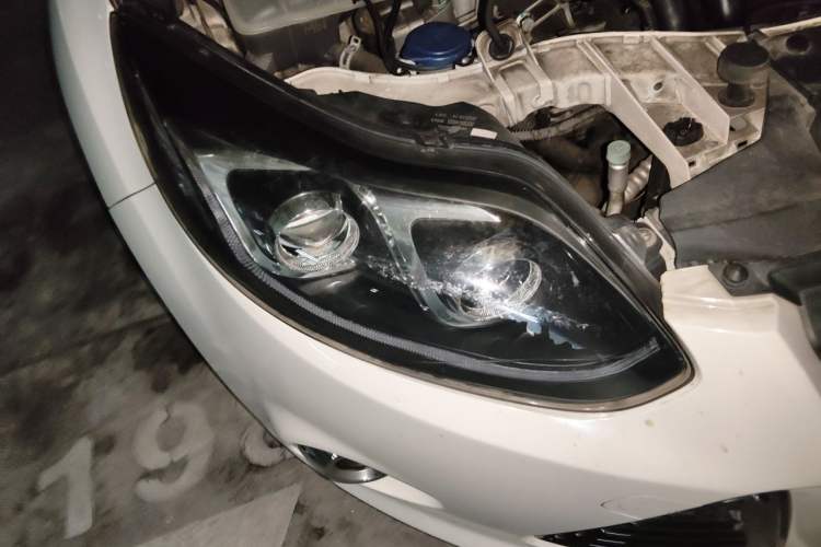 Used Ford Focus 2012 Sedan 1.6L Manual Comfort Model Right Front Headlight