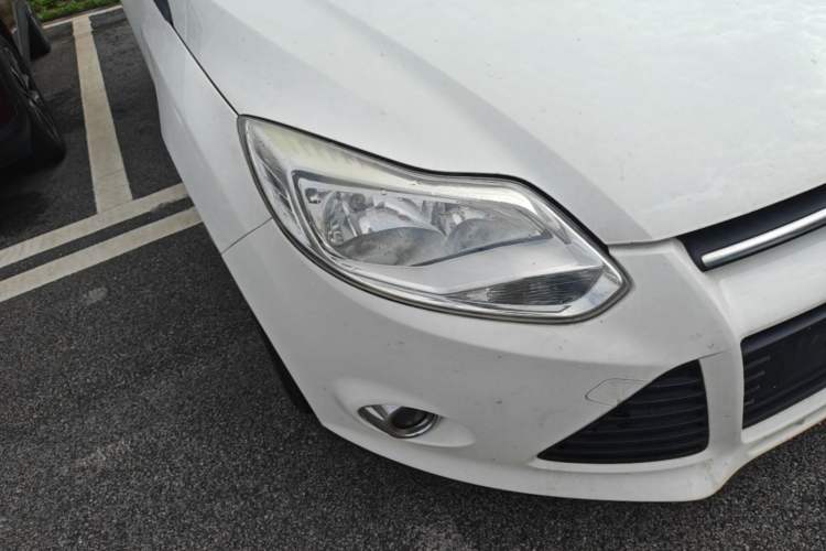 Used Ford Focus 2012 Hatchback 1.6L Automatic Fashion Edition Right Front Headlight
