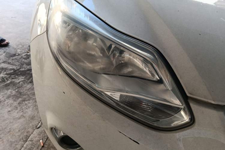 Used Ford Focus 2012 Sedan 1.6L Automatic Prestige Model Right Front Headlight