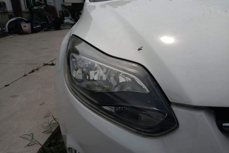 Used Ford Focus 2012 Hatchback 2.0L Automatic Luxury Sport Model Right Front Headlight