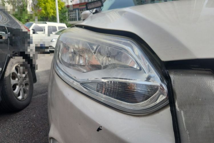 Used Ford Focus 2012 Sedan 1.6L Manual Comfort Model Right Front Headlight