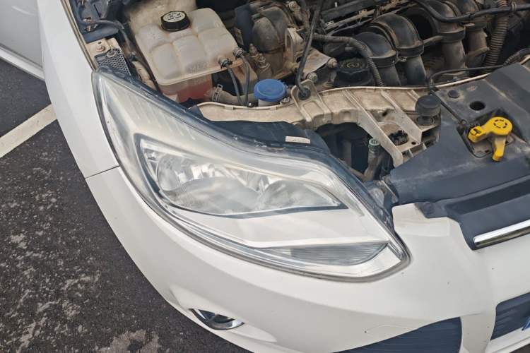 Used Ford Focus 2012 Sedan 1.6L Automatic Fashion Edition Right Front Headlight