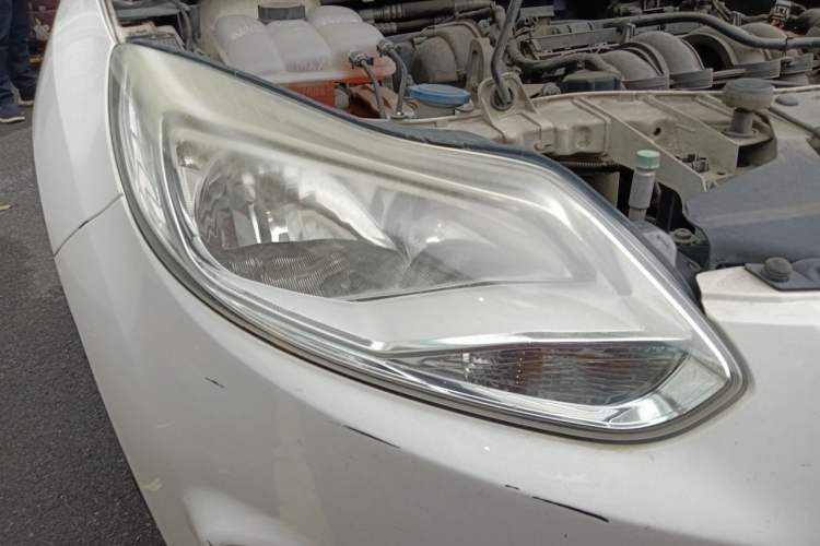 Used Ford Focus 2012 Hatchback 1.6L Automatic Fashion Edition Right Front Headlight