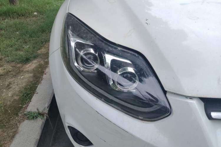 Used Ford Focus 2012 Hatchback 1.6L Automatic Comfort Model Right Front Headlight