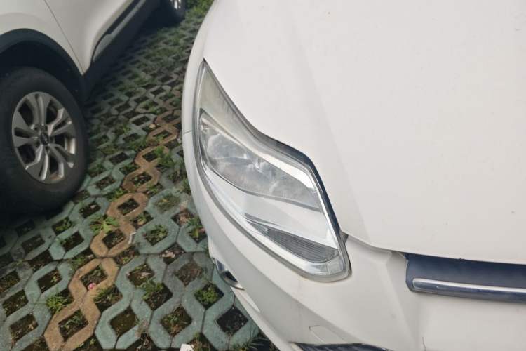Used Ford Focus 2012 Hatchback 1.6L Automatic Fashion Edition Right Front Headlight